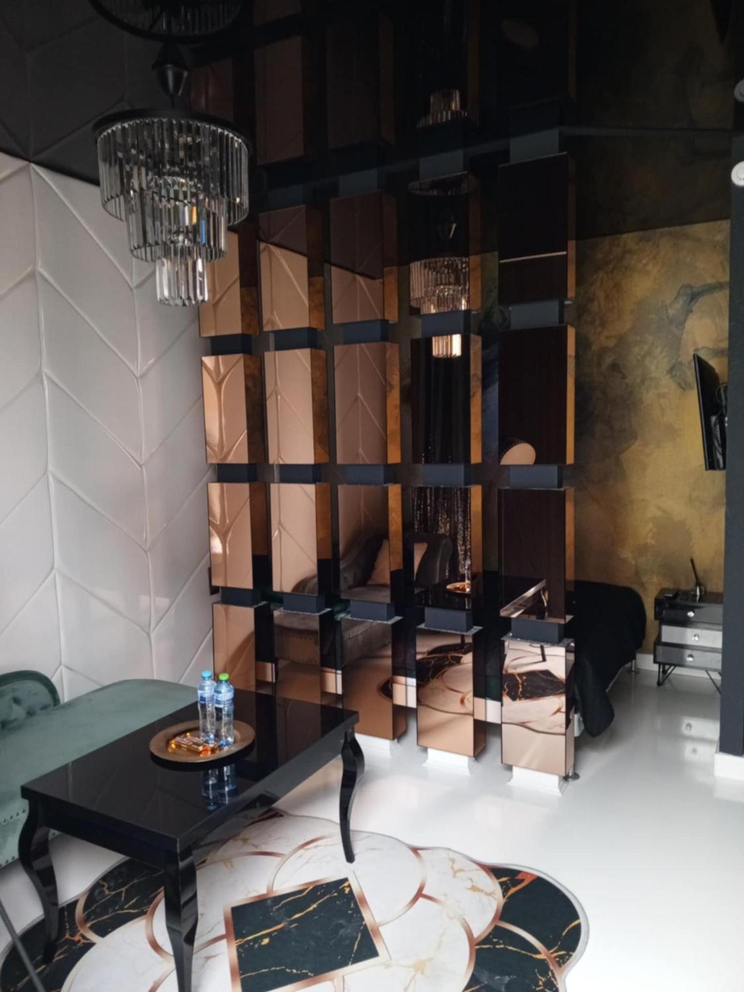 Black House A Radom Exterior foto